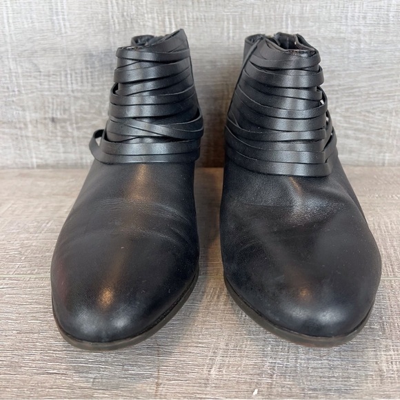 Clarks sz 8.5 black leather strappy ankle boots - Picture 6 of 13